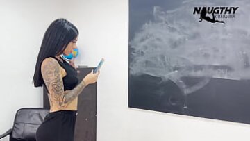 Profesoara latină Alejandra Rico devine obraznică cu dildo în clasă
