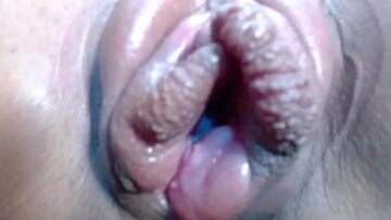Gagica brunetă merge sălbatic: Deepthroat greu și păsărică intensă