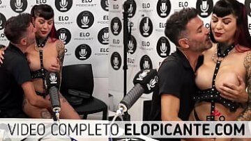 Angie Ninfa devine obraznică pe podcast -ul ELO în camera fierbinte