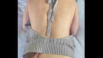 BBC plutește gagica japoneză într -un pulover strâns în timp ce este futut în doggystyle cumshot pe fund