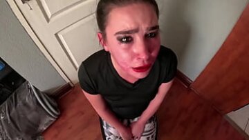 Gâtul de gât nenorocit de curvă amatoare în porno pov de casă dur