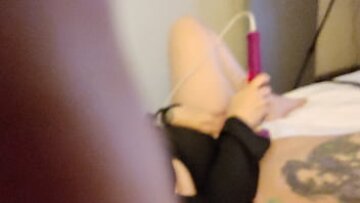 Fantasy MILF înmuiată de spermă: un cocoș mare care mă fut în timp ce mă joc cu jucării