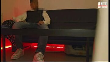 Hairy Arab Stud „David” se întoarce pentru o întâlnire de mână plină de spermă și muie