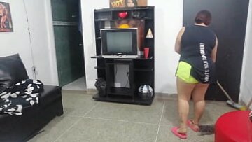 Milf latină plină de vapori Neila devine sălbatică cu tânărul Hijastro într-o sesiune de bukkake amator adevărat